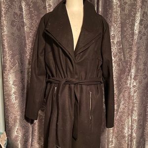 Ladies black winter coat XL